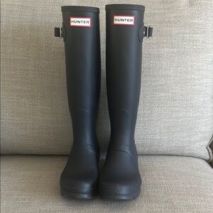 Hunter Navy Blue Tall Rain Boots